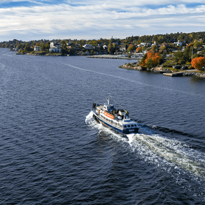 Lovely Cruises Stockholm boat sailing back leftside view preview 640x644 2
