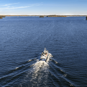 Lovely Cruises Stockholm boat sailing backside view preview 640x644 3