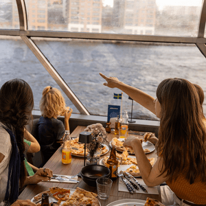 Lovely Cruises Stockholm family on pizza cruise preview 640x644 1
