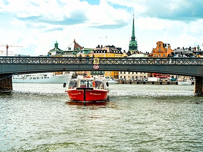 Royal bridges canal tour stockholm preview boat and bridge in city